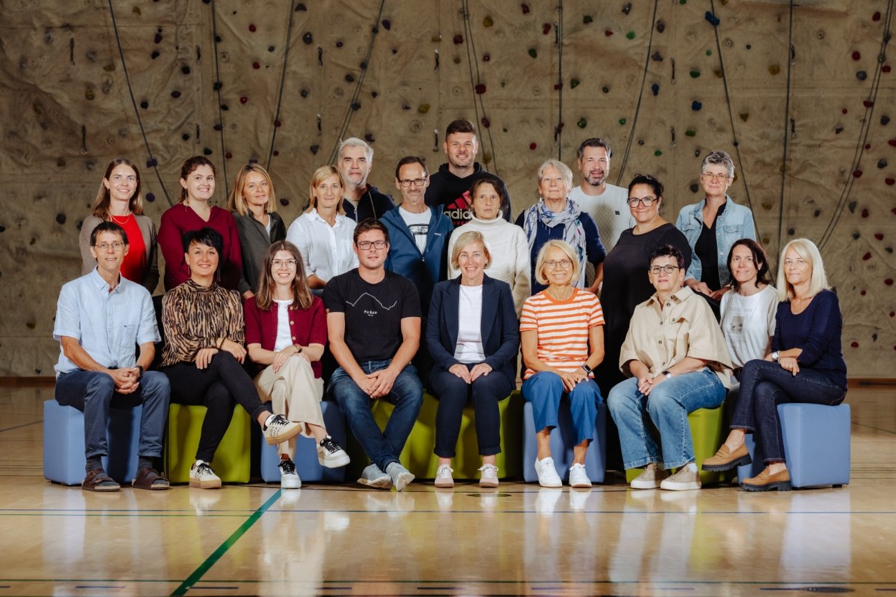 _MS_Dorf_LEHRERINNEN_25_2__1___1280x853_